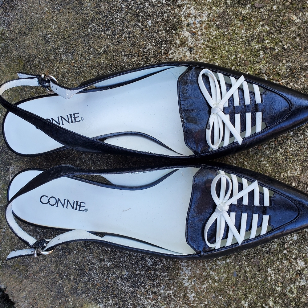 Womens Connie sling back shoe sz. 7.5 blk/white